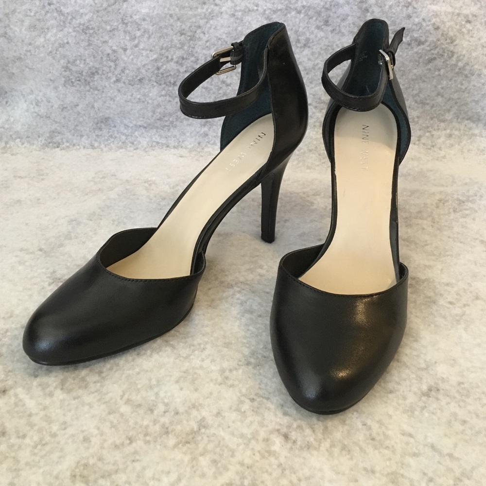 Nine West black leather heel